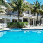 Jardim Acapulco Guarujá, casa com amplo espaço de lazer.