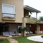 Casa A VENDA na praia da Enseada em Guarujá.