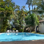 Casa térrea à Venda no Jardim Virginia em Guarujá.