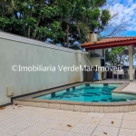 Casa à Venda no Morro do Sorocotuba em Guarujá, praia do Éden