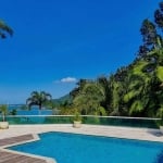 Casa com vista mar à venda no condomínio Iporanga em Guarujá.