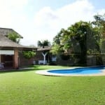 Casa na praia da Enseada região do Jardim Virginia em Guarujá.