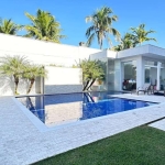 Casa nova com arquitetura moderna À VENDA no Jardim Acapulco.