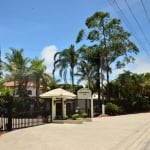 Casa nova à venda no Jardim Pernambuco II em Guarujá.