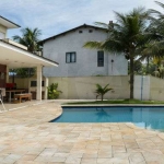 Condomínio Pernambuco I - Casa à venda com piscina e churrasqueira.