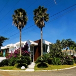 Casa de esquina, a venda no Jardim Acapulco na praia de Pernambuco em Guarujá