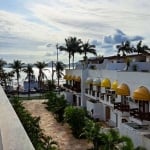 Casa à venda em condomínio frente ao mar na praia da Enseada