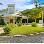 Casa à venda no Guarujá, condomínio Granville na praia da Enseada.