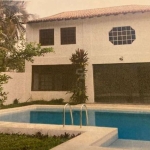 Casa no Cafubá de 3 quartos, ampla com 247 m², vazia, piscina.