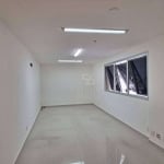 Sala comercial na Gavião Peixoto, vazio, 30 m², 1 vaga. Prédio com sala de reunião e estacionamento rotativo.