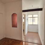 Apartamento de 1 quarto, vazio, andar alto, próximo à UFF-direito.