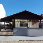 Casa Localizada no Centro de Penha.