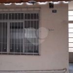 Casa a venda na Vila Galvão, com 3 quartos , 2 vagas de garagem . Próximo ao Lago dos Patos