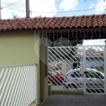 Casa á venda em condomínio na Vila Ede - 2 suítes e 1 vaga de garagem.