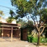 Casa térrea totalmente isolada  a venda no alto da Lapa - 3 quartos (1 suíte) e 4 vagas de garagem