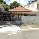 Casa antiga com bom terreno para venda no Parque Edu Chaves.