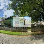 Casa à venda em terreno de 750m² em esquina privilegiada do bairro Forquilhinha