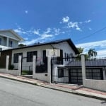 Linda casa em alto padrão, com vista mar, no centro histórico de São José