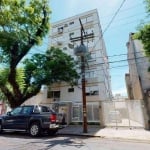 Vendo apartamento de dois dormitórios com garagem e elevador, bairro Floresta em Porto Alegre