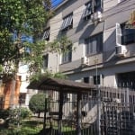 Vendo apartamento de dois dormitórios na Avenida Getulio Vargas esquina com José de Alencar no Bairro Menino Deus em Porto Alegre