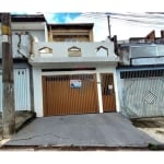 Lindo Sobrado com 1 Suíte com banheira, 3 dormitórios e churrasqueira no Jardim Las Vegas em Santo André - SP