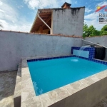 Casa com piscina para venda no bairro Jardim Regina em Itanhaém.