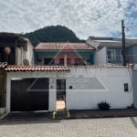 Casa em condomínio fechado com 4 quartos para alugar na Rua Professor Sílvio Elia, 55, Vargem Pequena, Rio de Janeiro