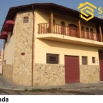 Casa a venda  em Jundiaí no bairro Vila Rami, está  locada a casa e o salão  Residência de médio para alto padrão contendo:- Sala para 3 ambientes