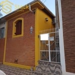 CASA A VENDA LOCALIZADA NA VILA PROGRESSO JUNDIAÍ-SP. CONTENDO 3 QUARTOS, SALA, BANHEIRO SOCIAL E COZINHA. São151,0 m² de área util, e 169 m² terreno.