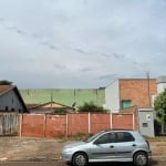 Casa com amplo Terreno próximo a Julho de Castilho