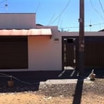 CASA AMPLA COM SALA COMERCIAL NO BAIRRO PIONEIROS