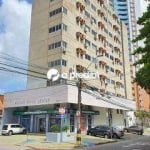 Sala na Avenida Santos, bem localizada, por um preço muito bom. Não perca essa oportunidade. Ligue e agende sua visita.