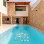 Casa duplex com 3 suítes e piscina, na Atalaia