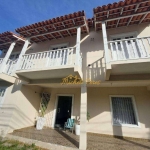 Excelente casa duplex em terreno inteiro, de frente para pista e próximo da praia do Centro, com 5 quartos para alugar,180 m²-Centro-Rio das Ostras/RJ