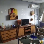 Apartamento de 2 dormitórios,  em frente a praça e próximo a todos os recursos, sendo 1 suíte com sacada, no Centro Histórico de Porto Alegre&lt;BR&gt;Hall de entrada, living para 2 ambientes, sala de