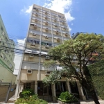 Semi mobiliado, ótimo apartamento em andar alto com linda vista panorâmica, orientação leste, com muito sol pela manhã e luminosidade. Próximo a mercados, hospitais, escolas e shoppings. 3 dormitórios