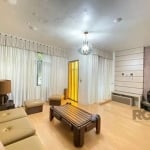 Casa à venda no bairro Sarandi, Porto Alegre&lt;BR&gt;&lt;BR&gt;Excelente casa padrão com 2 dormitórios, sala ampla para 2 ambientes com lareira, varanda, cozinha, lavanderia, quartos espaçosos, garag