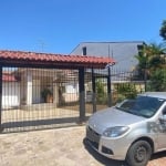 Casa em excelente localização , 3 dormitórios, dois banheiros, piscina, pátio, lavanderia, copa cozinha, 2 salas, área coberta com vaga para 2 automóveis. Terreno medindo 36 x 11. Observação não aceit