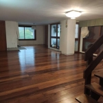 COBERTURA NO PETRÓPOLIS :&lt;BR&gt;&lt;BR&gt;Apartamento Duplex, 3 dormitórios no bairro Petrópolis em Porto Alegre: Imóvel diferenciado, na parte inferior dispõe de amplo living para 3 ambientes com 