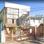 Excelente apartamento 2 dormitórios, amplo, térreo, 2 quadras da OTTO e apenas 3 minutos do Zaffari, excelente localização, prédio pequeno, seguro e calmo, excelente posição. &lt;BR&gt;&lt;BR&gt;Aceit