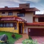 Casa/sobrado com 04 dormitórios, no Recanto do Sabiá, em Ipanema, Porto alegre-RS. Linda casa, ampla, bem cuidada, com estar social e íntimo, sala com churrasqueira, lareira, lavabo, 01 suíte master c