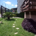 Ótimo apartamento, 1 dormitório com sacada, desocupado, amplo living, cozinha e área de serviço separada, 1 vaga de garagem coberta. Apartamento ensolarado. Edifício pequeno, muito bem localizado.Imóv