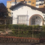 Casa 4 dormitórios, living 3 ambientes, sala de jantar, copa e cozinha, banheiro. Social e  2 banheiros auxiliares, dependencia de empregada e área de serviço.&lt;BR&gt;&lt;BR&gt;churrasqueira, piscin