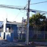 Casa térrea de esquina, com ótima localização:&lt;BR&gt;Living para dois ambientes, &lt;BR&gt;sala de jantar&lt;BR&gt;cozinha,&lt;BR&gt;banheiro,&lt;BR&gt;quatro dormitórios, sendo duas suítes&lt;BR&g