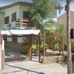 CASA 4 DORMITÓRIOS | IPANEMA | ZONA SUL&lt;BR&gt;&lt;BR&gt; Casa estilo sobrado, 4 dormitórios, 2 amplas suítes, living para 3 ambientes, estar intimo, patio e jardim, 4 vagas de garagem, piscina e ch