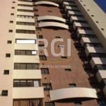 Belíssimo apartamento de 3 quartos, sendo 1 suíte , totalmente MOBILIADO, living com 2 ambientes com lareira, piso em porcelanato na área social e laminado nos dormitórios, churrasqueira, rebaixamento