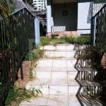 Residência com vista panorâmica, 3 dormitórios, líving amplo, sala de jantar separada, banheiro social amplo, cozinha, todas peças gradeadas, jardim, terraço, edícula com dois dormitórios sala cozinha