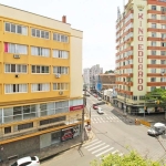 Vendo excelente apartamento com terraço na melhor localização do 4 Distrito.&lt;BR&gt;Apartamento de 3 dormitórios, living amplo, banheiro social, copa cozinha com água quente, lavanderia, dependência