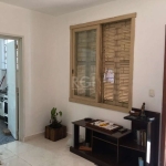 Vende ou Aluga&lt;BR&gt;100mts da Av. Cristovão Colombo&lt;BR&gt;Terreno muito bem  localizado para comercio ou moradia.&lt;BR&gt;Casa em alvenaria, 01 dormitório, cozinha ampla, banheiro social, livi