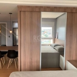 Excelente Studio, finamente mobiliado, todo automatizado, pronto para ocupação. &lt;BR&gt;&lt;BR&gt;Piso laminado, tampo da cozinha em granito, box vidro no banheiro, luminárias e acabamentos. &lt;BR&